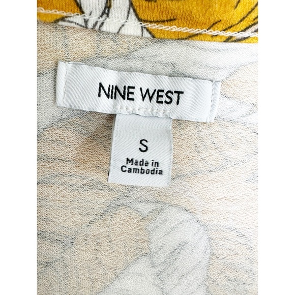 Nine West Palm Leaf Sleeveless Top Size Small Mustard Yellow Tie Front Buttons - Picture 5 of 7